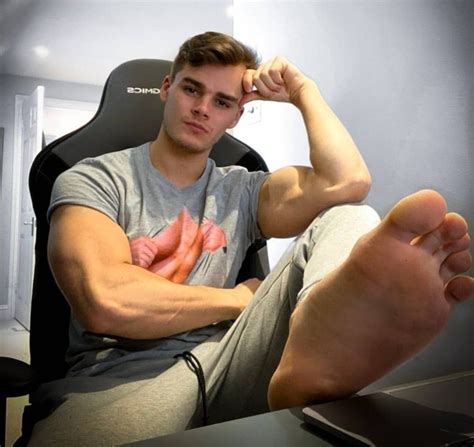 sexy male feet|Free Male Beautiful Feet Photos